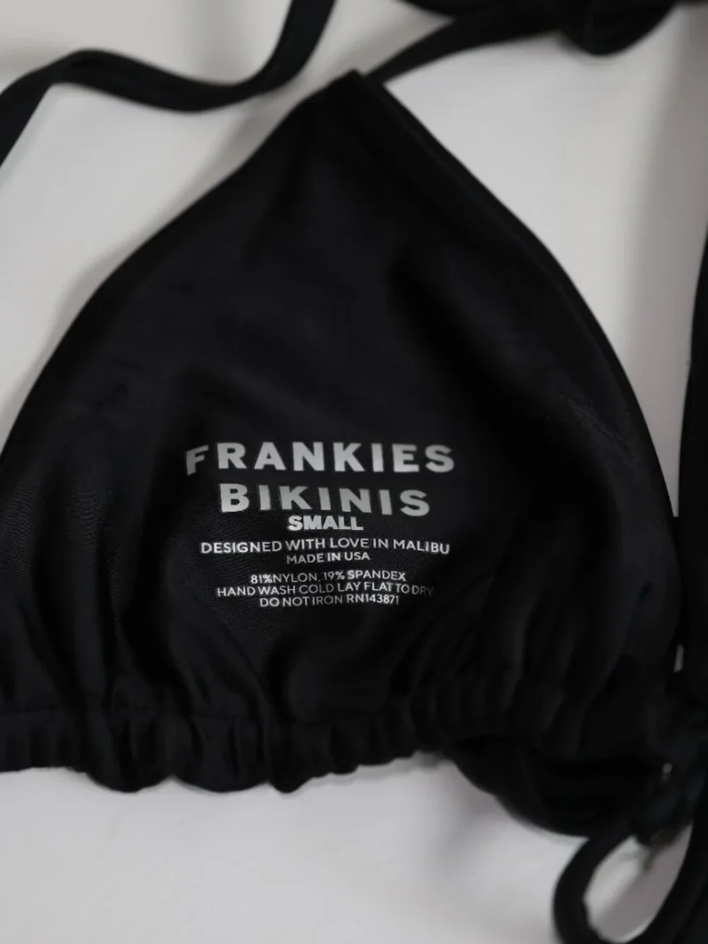ALO Yoga Frankies Bikinis Tatum Satin Triangle Bikini Top • Size S • Black 🖤